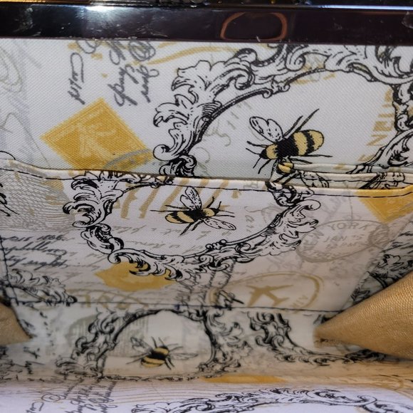 Handmade Navy-Blue Cork Clutch - Picture 6 of 9